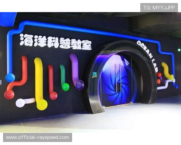 银发族掀起美人鱼运动热潮老年社区水下健身成新风尚